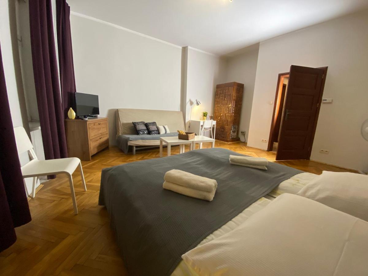 Studio Apartment